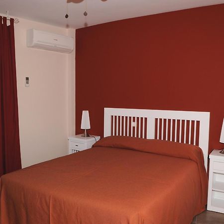 Edificio Reyes Apartment La Adrada Bagian luar foto