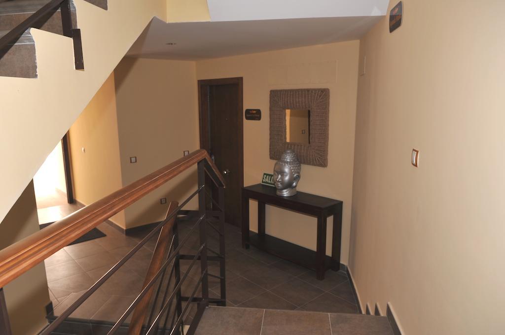 Edificio Reyes Apartment La Adrada Bagian luar foto